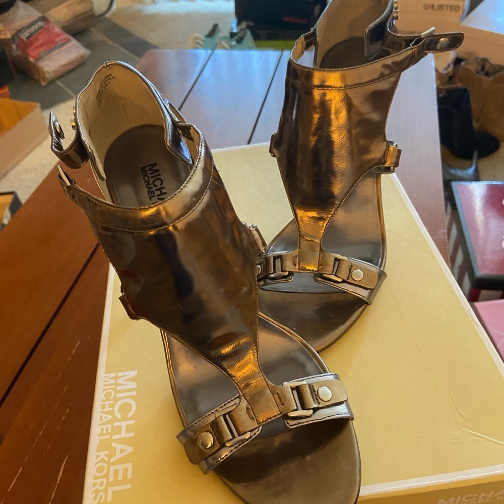 BNNW METALIC MICHAEL KORS SANDALS